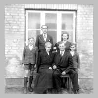 079-1089 Familie Lewerenz am Tage der Silberhochzeit 06.05.1950.jpg